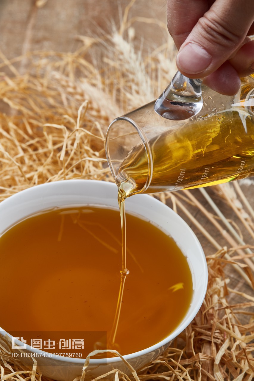 芳香四溢營(yíng)養(yǎng)健康的胡麻亞麻籽食用油